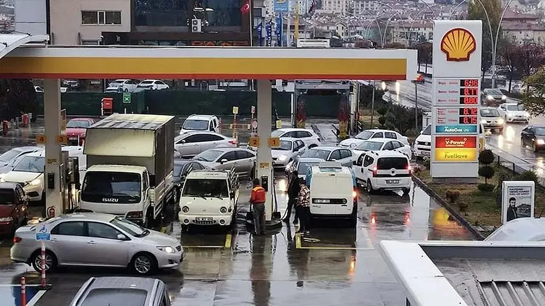 Analistler Piyasa Sıkılaşırken Petrol Fiyat Tahminlerini Yükseltti