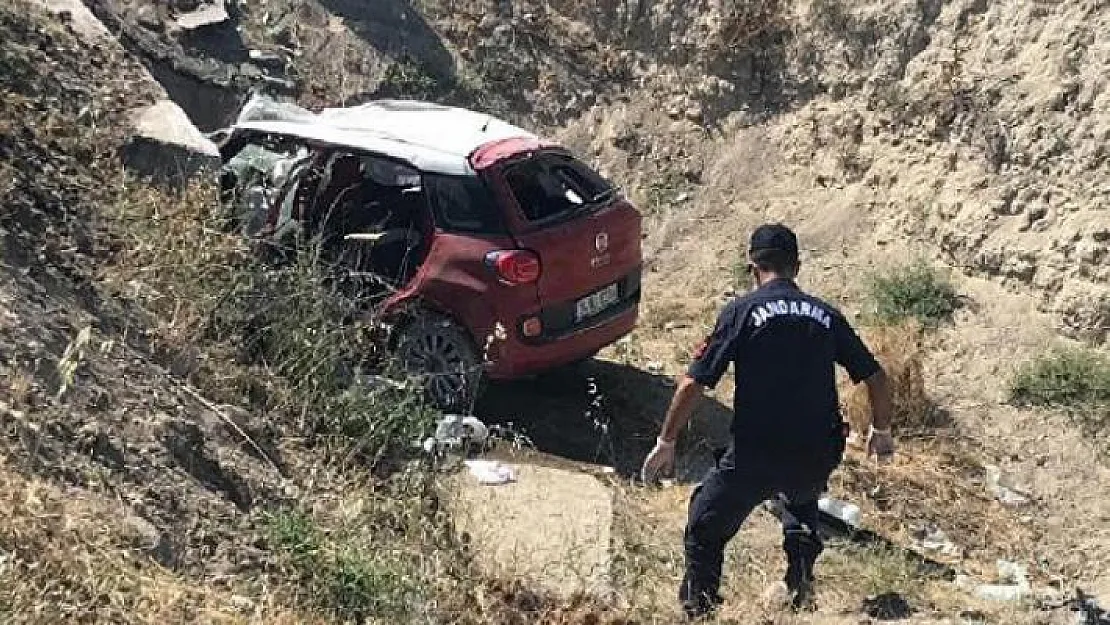 Ankara-Ayaş karayolunda feci kaza! Aynı aileden 3 kişi hayatını kaybetti