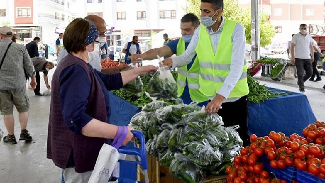 Ankara Büyükşehir Belediyesi bedeva meyve ve sebze dağıttı!
