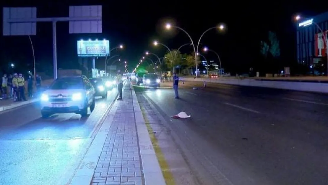 Ankara'da feci kaza! Arabanın çarpmasıyla uzuvları yere saçıldı!
