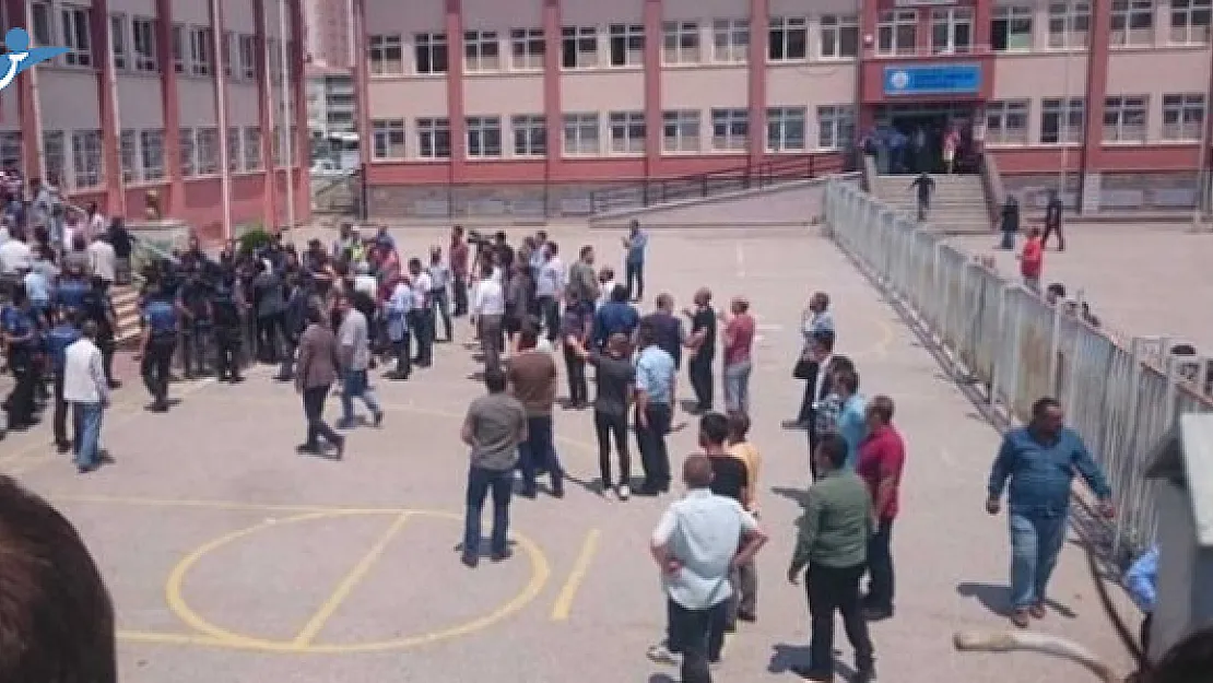 Ankara'da Görevliler ve Müşahitler Arasında Tartışma Yaşandı!