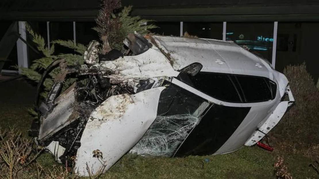 Ankara'da otomobil devrildi: 1 yaralı