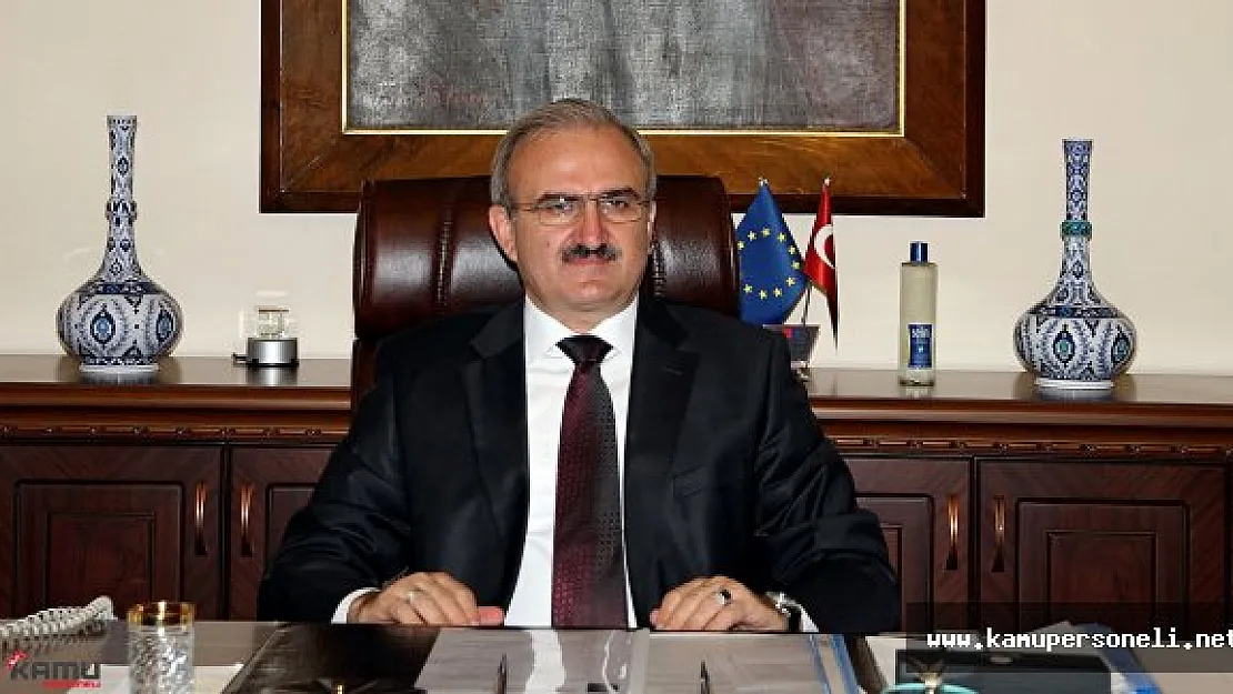 Antalya Valisi Münir Karaloğlu Kimdir? Hangi Görevlerde Bulunmuştur ? Nerelidir?
