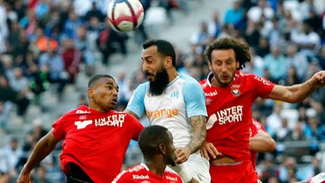 Antalya'da kampa giren Göztepe, transfer listesine yurt dışından iki futbolcuyu ekledi
