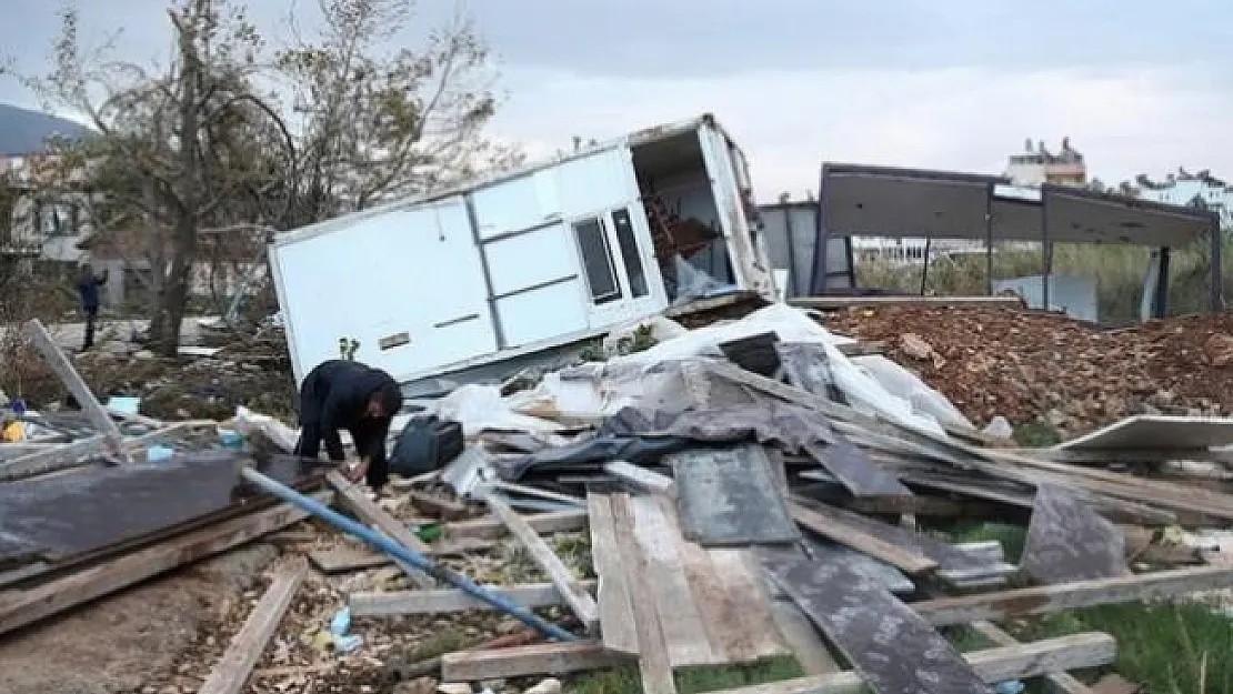 Antalya'da meydana gelen hortum nedeniyle 229 bin binada hasar tespit edildi