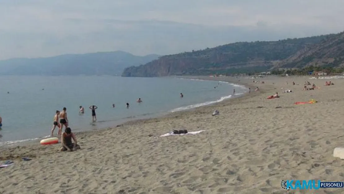 Antalya'da Suriyeliler plaja alınmayacak kararı geri çevrildi