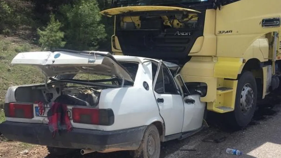 Antalya'nın Korkuteli ilçesinde trafik kazası! 3 Yaralı