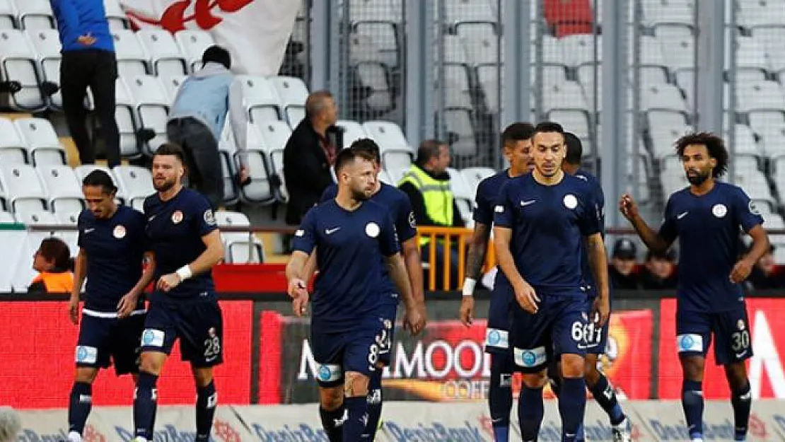 Antalyaspor, sahasında Göztepe'yi 1-0 yendi