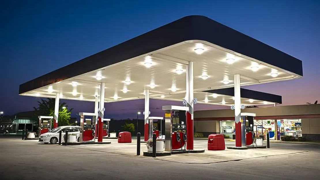 Araba sahiplerine son dakika duyurusu! 2 ay sona bitecek: Sürücülere akaryakıt veya otogaz alımı için 500 TL veriliyor