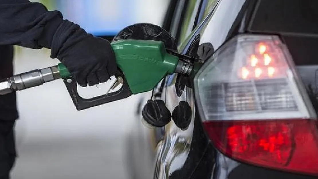 Arabasına akaryakıt alacaklara dev indirim yapılacak! Bugün başladı ay sonunda bitecek: Benzin, mazot ve LPG'ye çok büyük indirim
