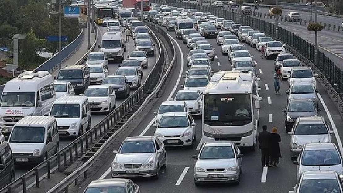 Araç sahibi herkesi yakından ilgilendiriyor! Trafik sigortalarında yeni düzenleme!