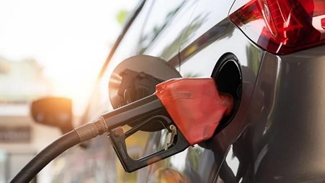 Araç sahipleri arda arda yapılan indirime doymuyor: Bu gece motorine yeniden indirim gelebilir!