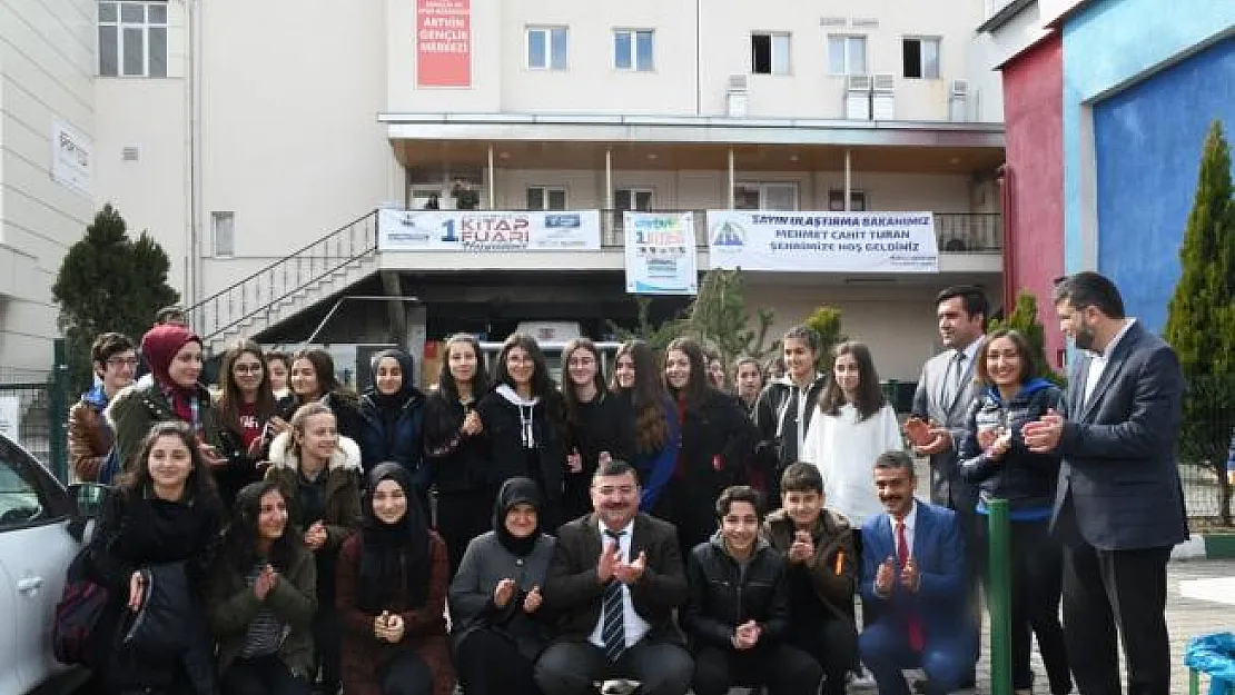 Artvin Kitap Fuarı yoğun ilgi görüyor