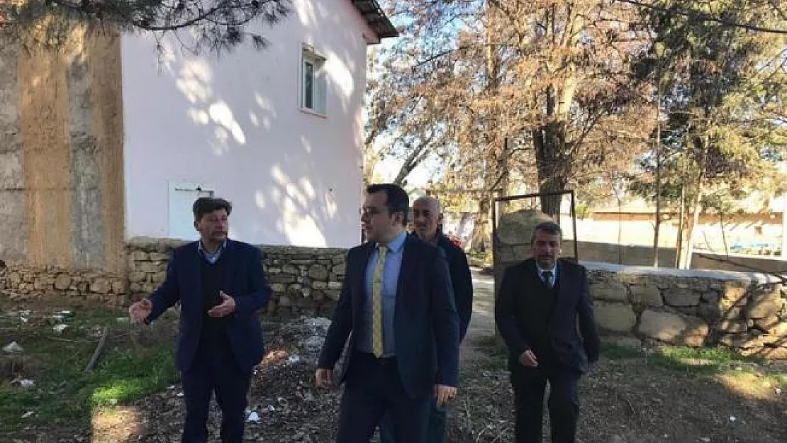 Aşağıyenice köyünde yapımı süren salon inşaatı