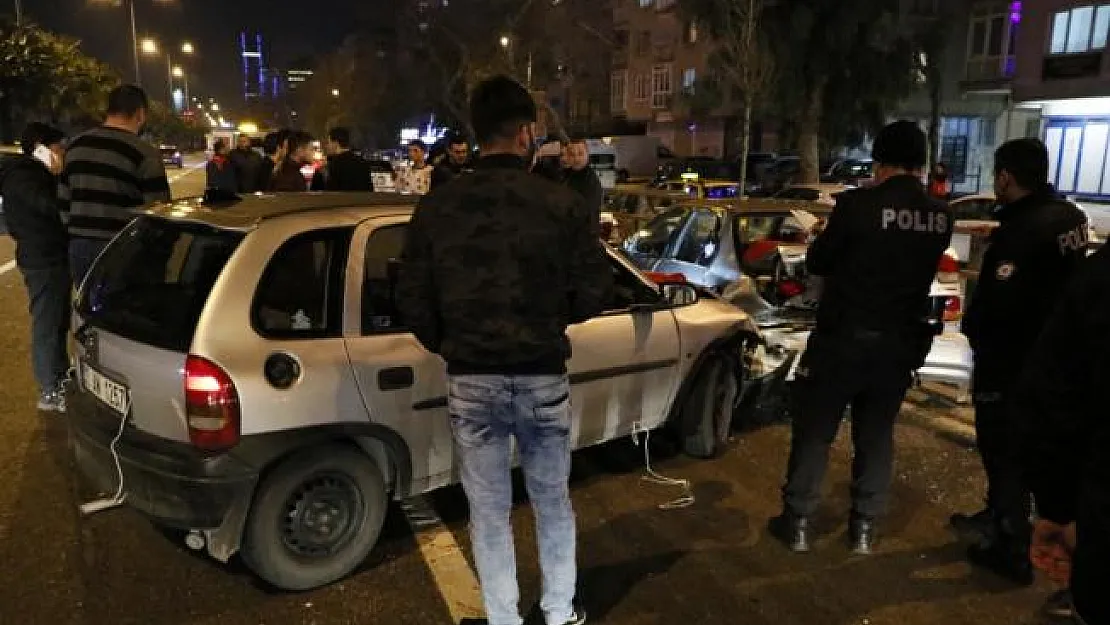 Asker uğurlama konvoyunda trafik kazası: 3 yaralı