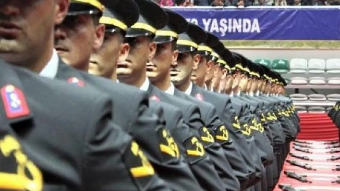 Astsubayları sevindiren gelişme! Resmi Gazete'de Astsubaylarla ilgili değişiklik yapıldı