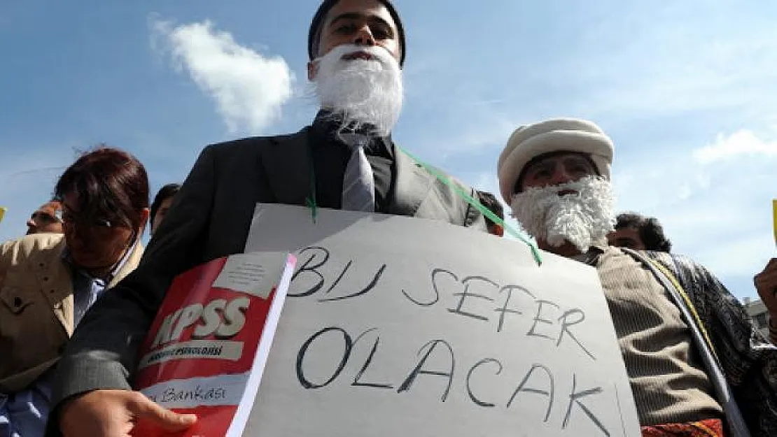 Ataması yapılan 20 bin öğretmen işsiz-güçsüz bekliyor! Ataması yapılan öğretmenler ne zaman göreve başlayacak?