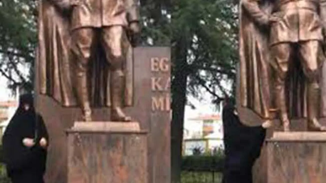 Atatürk Anıtı'na Baltayla Saldırmıştı! Hakkında Verilen Karar Beli Oldu