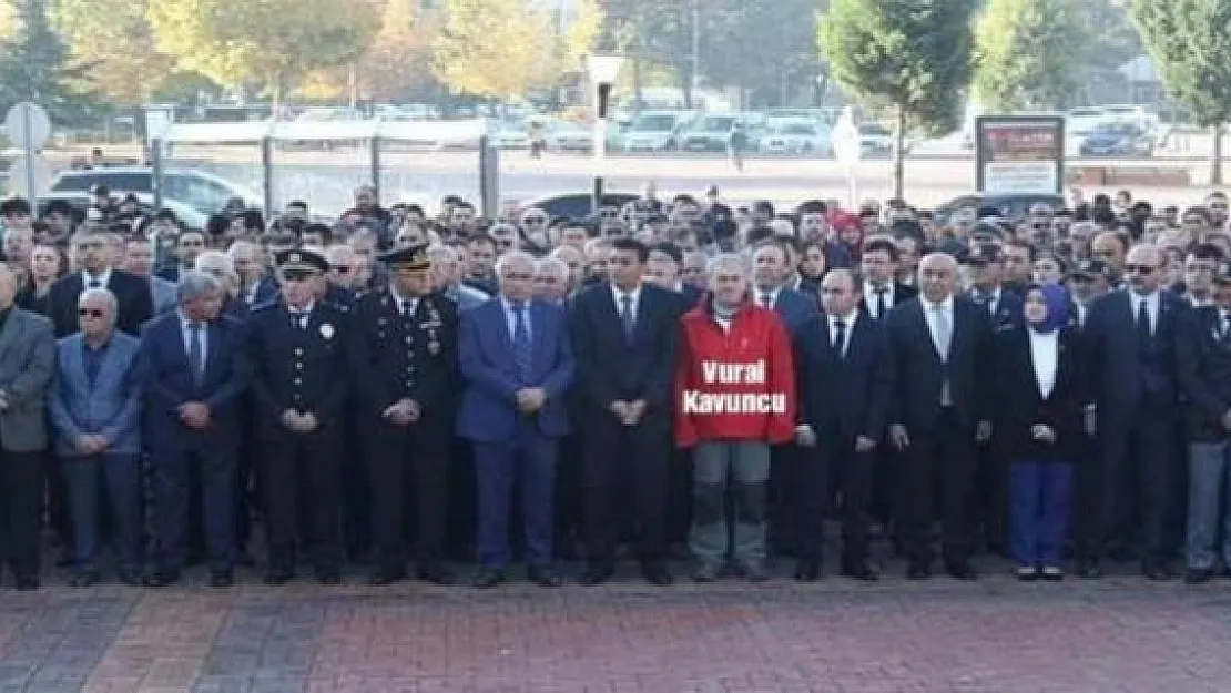 Atatürk'ü Anma Töreninde Rektörden Büyük Ayıp