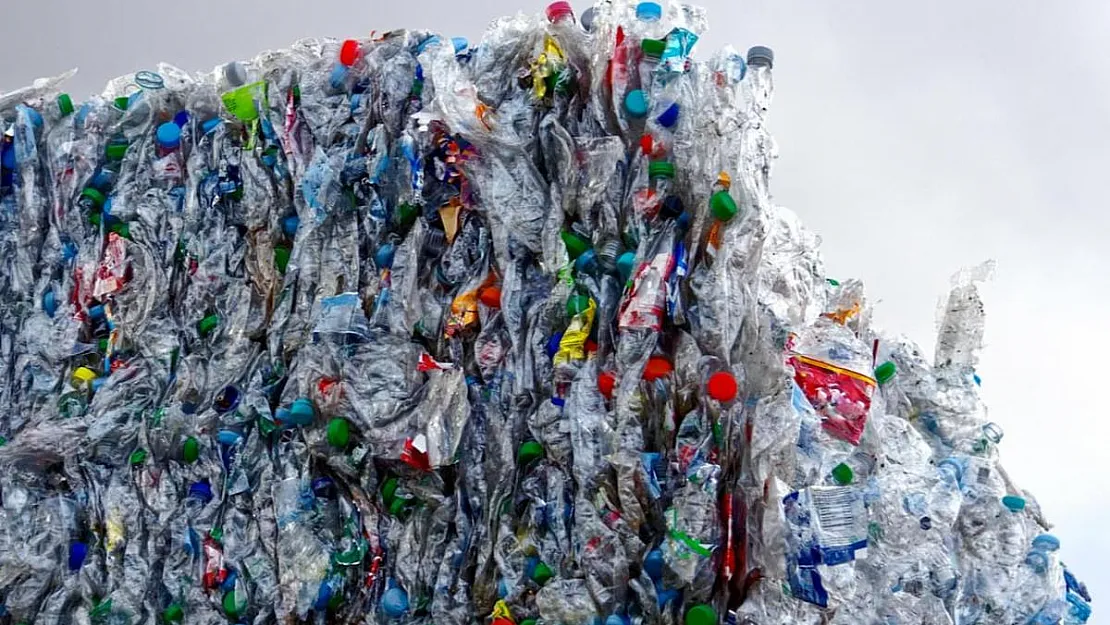 Atık Plastikten Yüksek Değerli Kimyasallar Üreten Yeni Bir Teknik