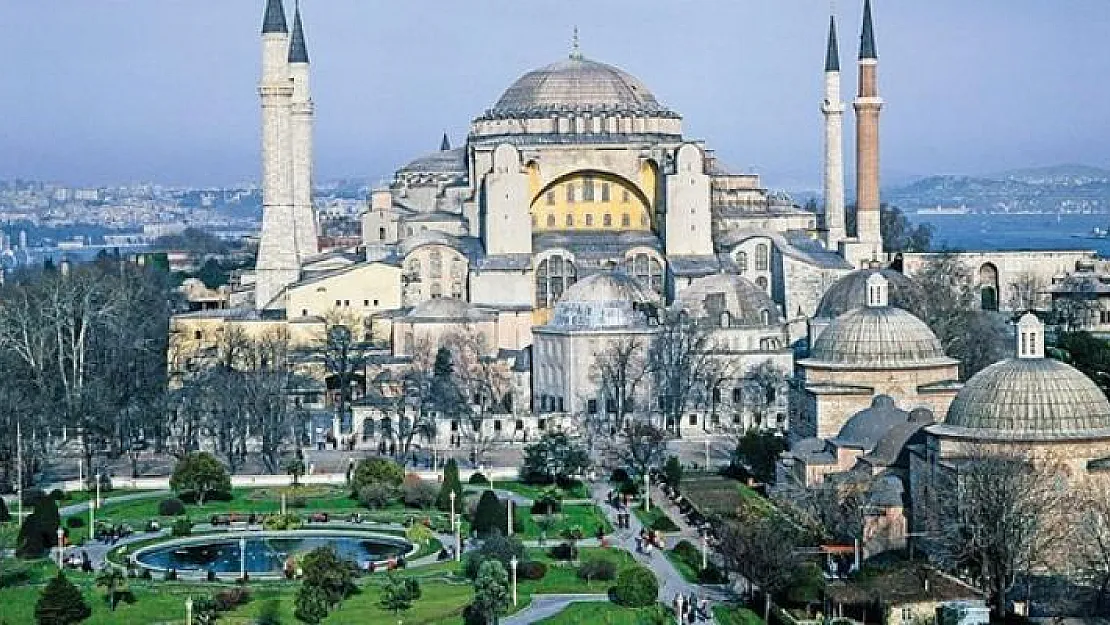 Ayasofya'nın Adı Mı Değişiyor? Flaş Öneri Geldi