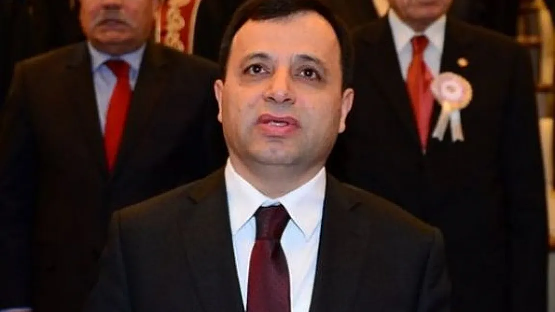 AYM Başkanı Zühtü Arslan'dan "Biz işimizi yapıyoruz!" Açıklaması