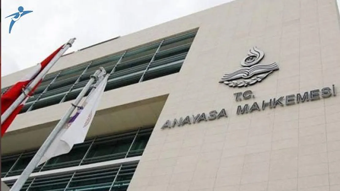 AYM'den Başörtülü Memur Kararı