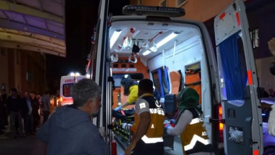 Bağcılar'da Elektrik Panosu Patladı! Çok Sayıda Kişi Zehirlendi