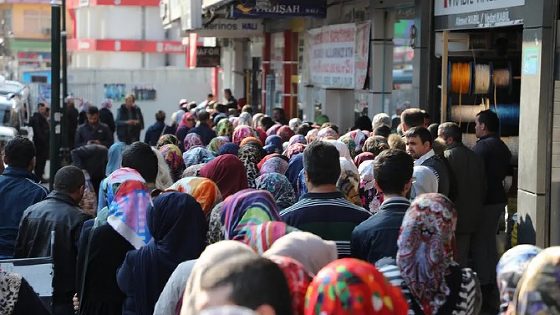 Bakan az önce duyurdu! Kamuya 5 bin kişi daha alınacak!