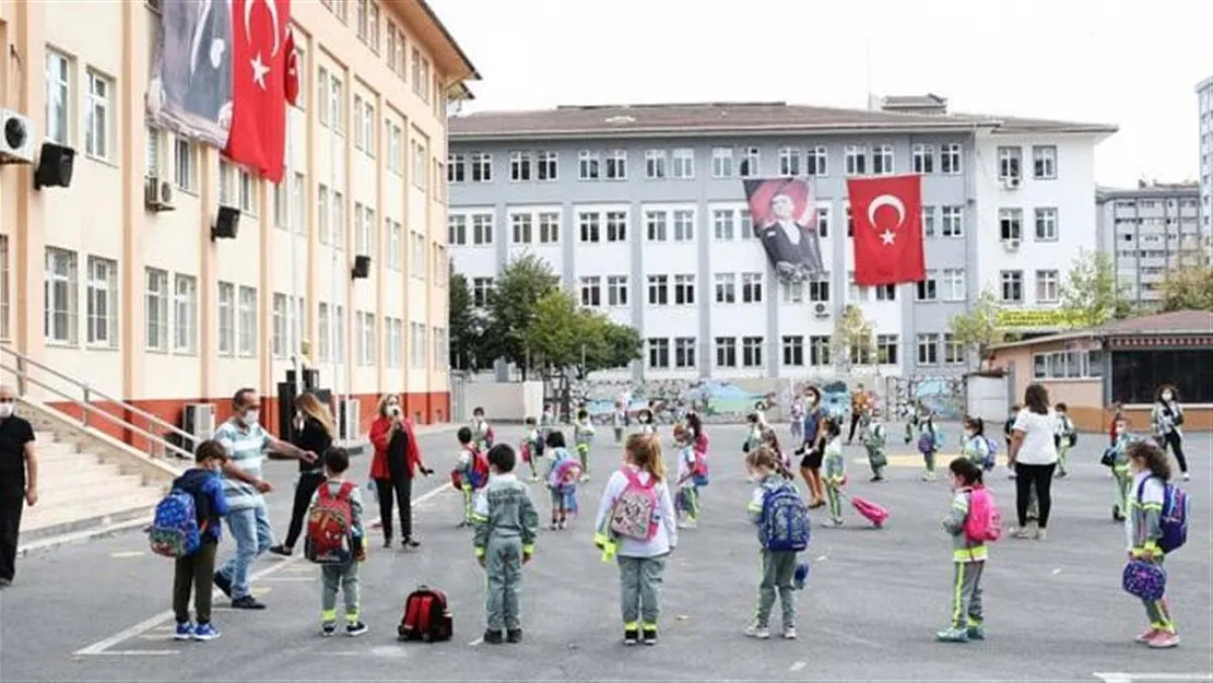 Bakan Selçuk'tan flaş açıklama! Okullar ne zaman açılacak?