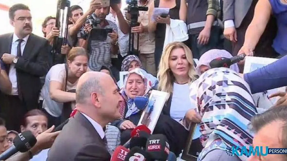 Bakan Soylu Evlat Eylemindeki Anneleri Ziyaret Etti: Böyle Yürekli Anaların Sayesinde Yapıyoruz Bu İşi