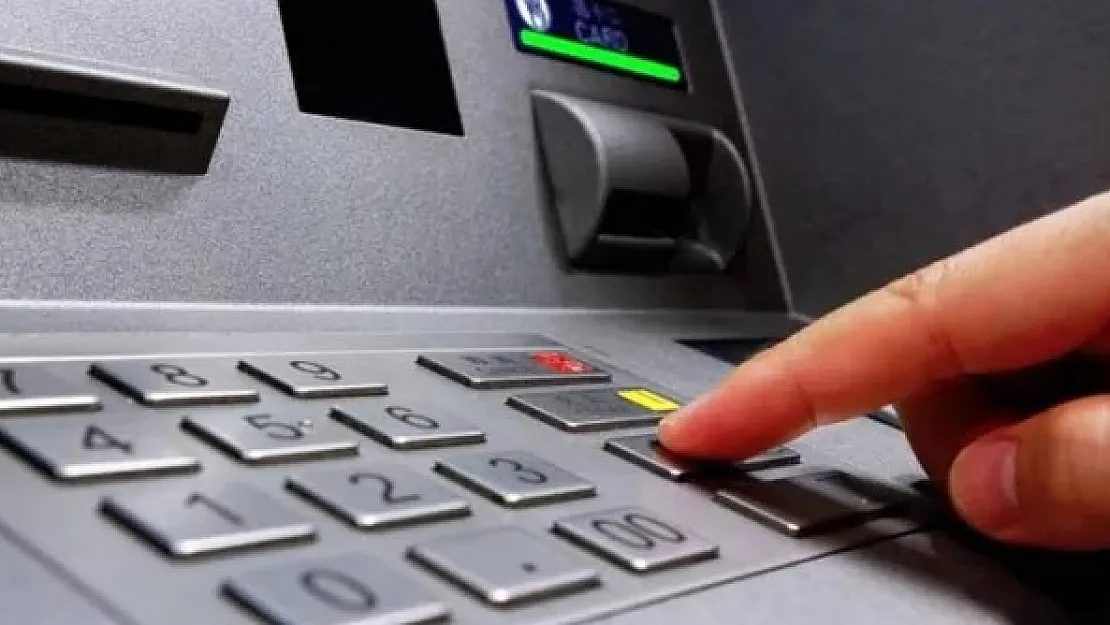 Bakanlık sabah saatlerinde müjdeyi verdi: Banka hesaplarına en az 1.788 TL yatırıldı! Hemen en yakın ATM'den paranızı çekin