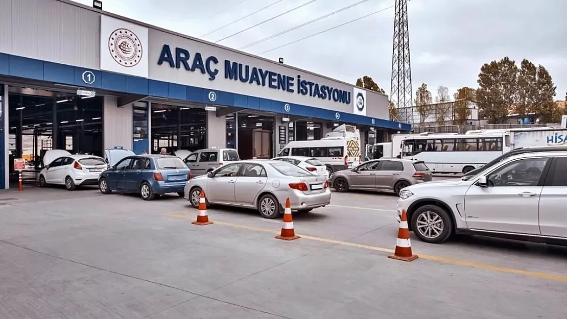Bakanlıktan Son Dakika bilgisi geldi! Araç muayene geçerliliği uzatıldı ve trafik cezaları silindi! OHAL sona erdikten sonraki ilk 30 güne dikkat!