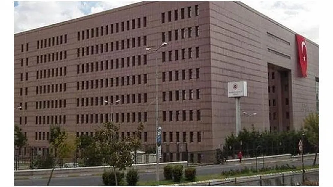 Bakırköy Cumhuriyet Savcısı Arsa ve Araba Vaadiyle İnsanları Dolandırdı!