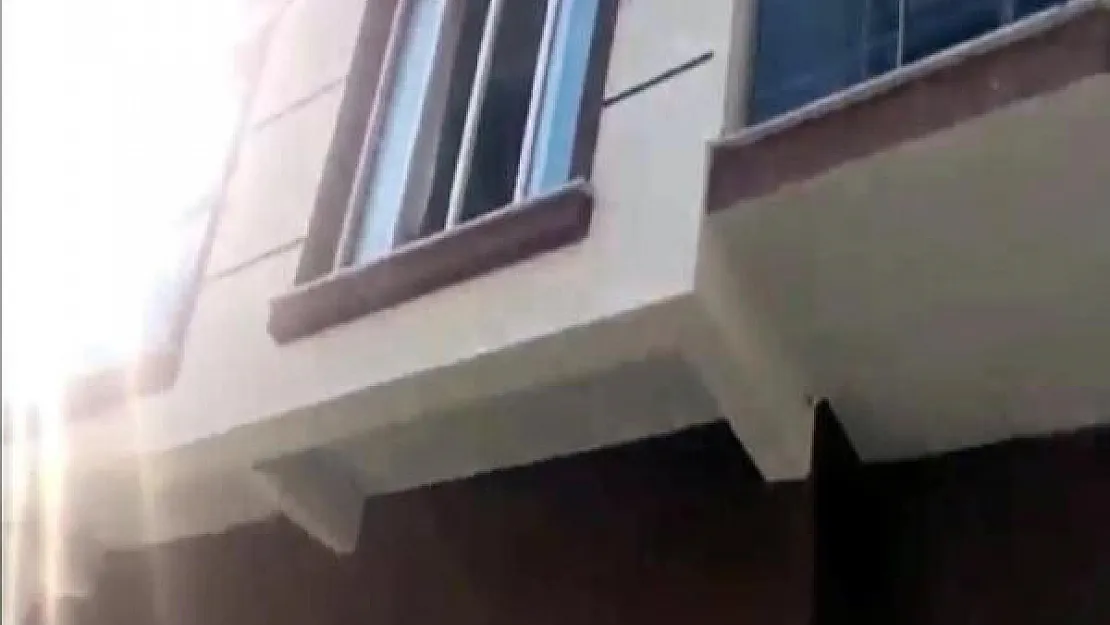 Bartın'da 3 Üniversite Öğrencisi Halı Silkelerken Düşüp Yaralandılar