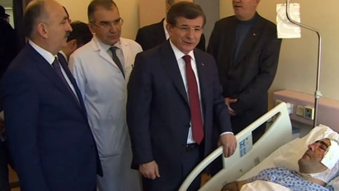 Başbakan Yaralıları Ziyaret Etti