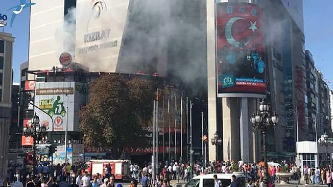 Başkent Ankara'da AVM'de Yangın !