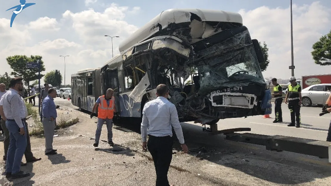 Başkent'te Korkunç Kaza! Otobüsler Birbirine Girdi Ölü ve Yaralılar Var