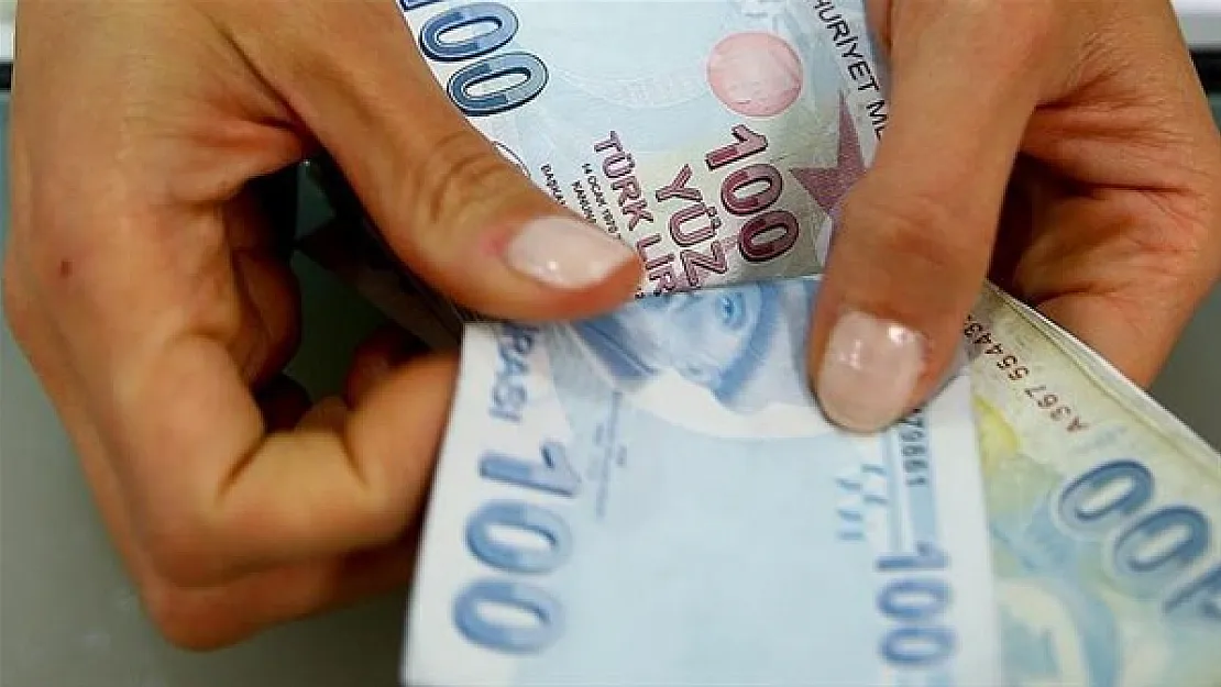 Bayramda acil nakit ihtiyacı olanlar için bu bankalar düşük faizli kredi veriyor! 90 gün ödeme yok!