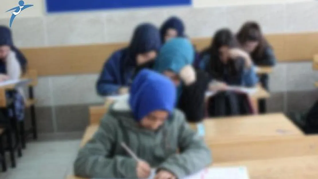 Bazı Liselerde Kız ve Erkek Ayrı Eğitim Yapılmasının Önü Açıldı