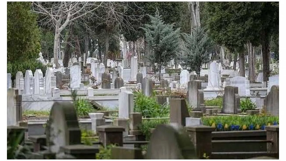 Bedeli 34 bin liraya kadar çıkıyor! İBB Mezarlıklar Daire Başkanı uyardı!