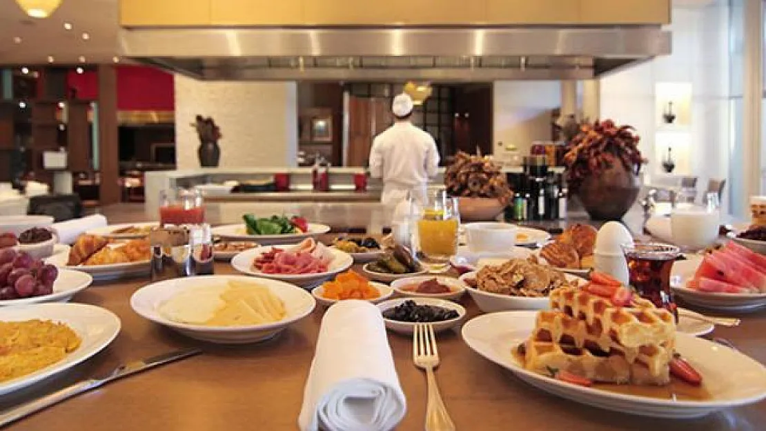 Beklenen açıklama geldi! Restoran, kafe ve otellerin açılış tarihi belli oldu!