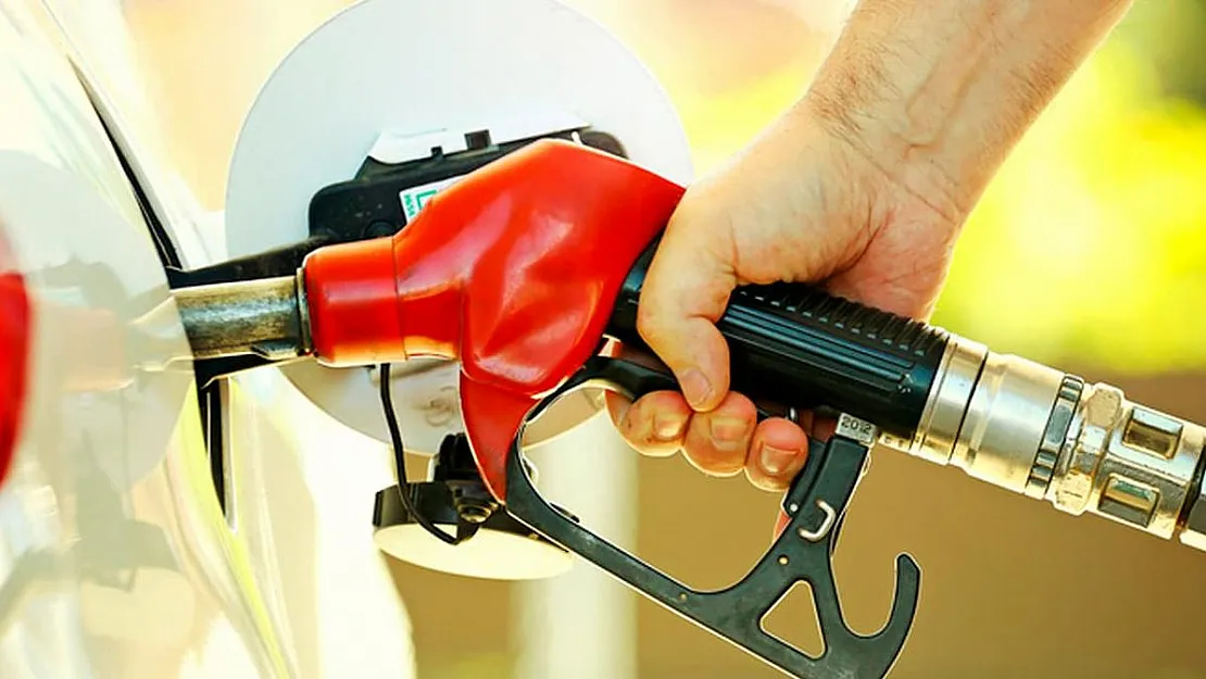 Benzin fiyatları, petrol maliyetinin yükselmesine rağmen talebin düşük olmasıyla dengeleniyor