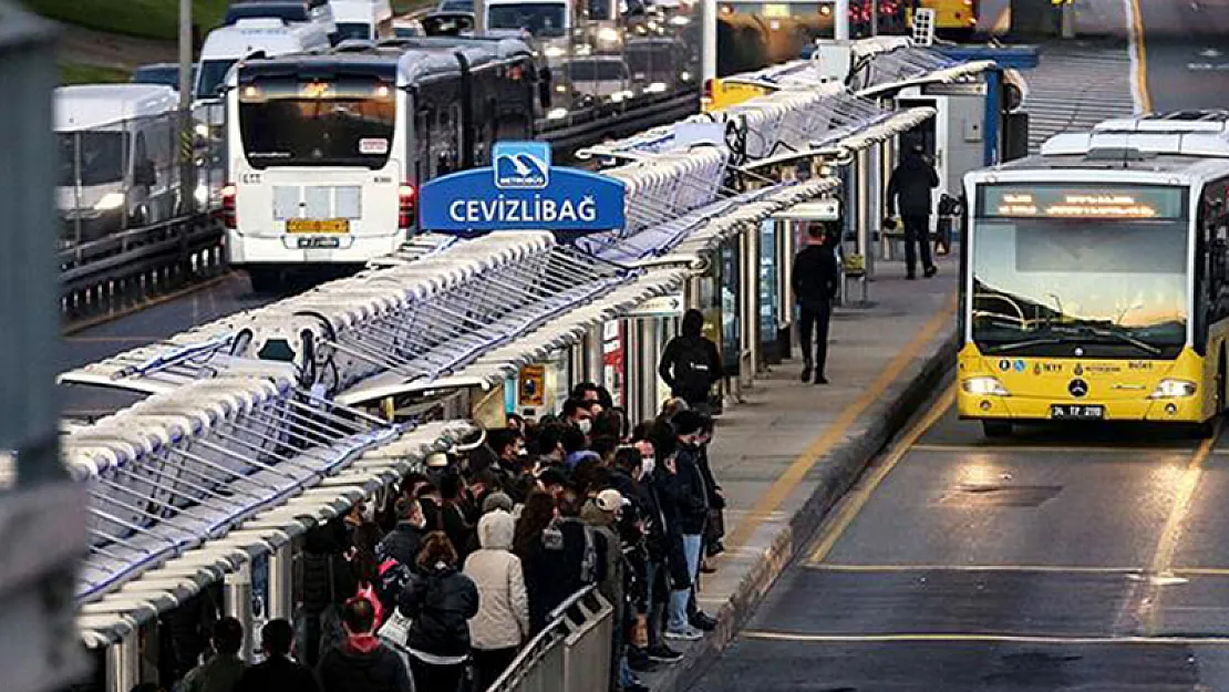 Benzin ve motorine gelen zam vatandaşın cebini yaktı! Toplu taşımaya rekor zam kararı alındı