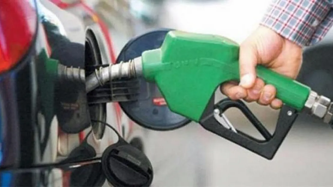 Benzin ve motorine zam geldi! Benzin ve motorin zammı ile birlikte litre fiyatı ne kadar?