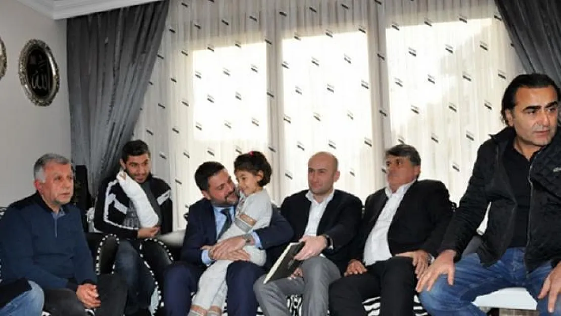 Beşiktaşlı yöneticiler, hayatını kaybeden Mehmet Tutulkan'ın ailesini ziyarete gittiler