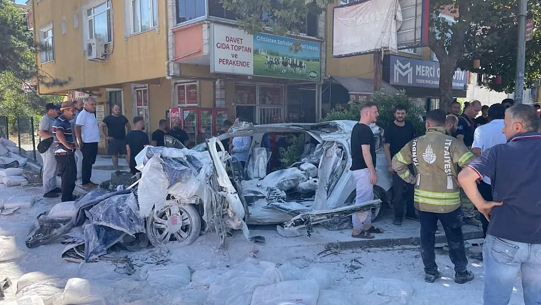 Beykoz'da Çimento Yüklü Kamyonun Kasası Devrildi: 7 Yaralı