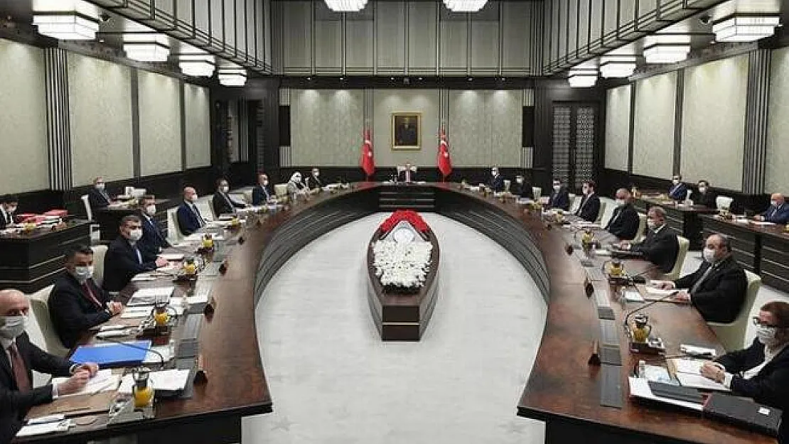 Bilim Kurulu Üyesi kabine toplantı sonrasında yeni kısıtlama ve yasakların açıklanabileceğini duyurdu!