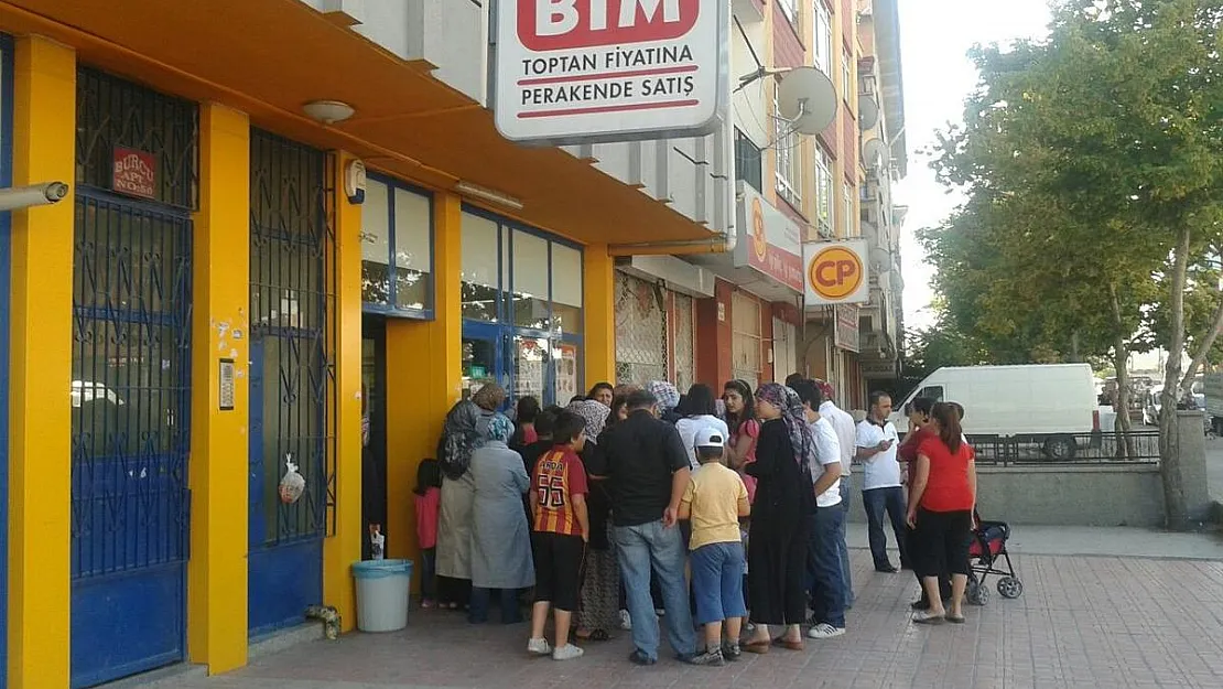 BİM çıldırdı: Yarın bütün şubelerde 12,50 TL'den satılacak! Herkes sabah saatlerinde kuyruk olacak