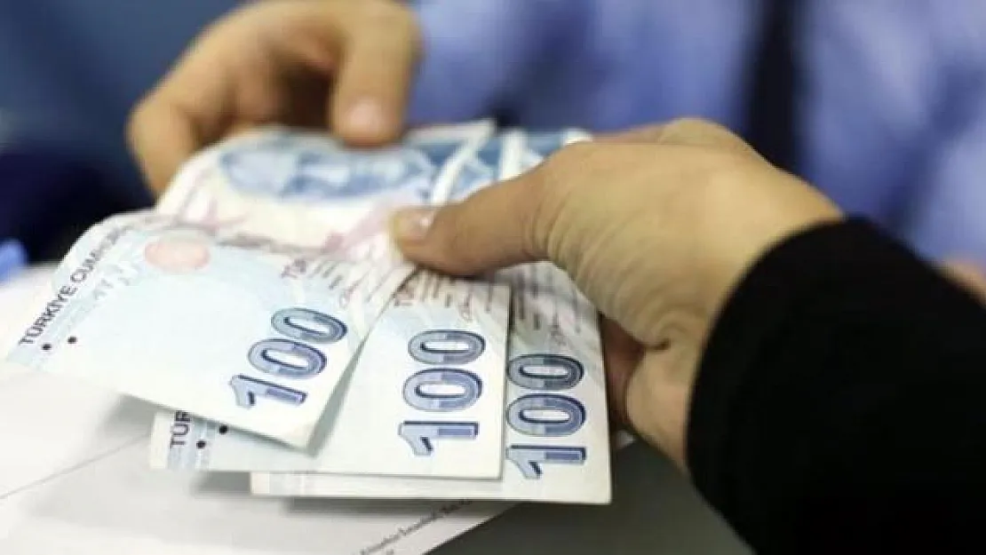 Binlerce çalışana müjde! 700 binden fazla kamu işçisinin ilave tediyeleri bugün hesaplara aktarılacak!